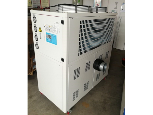 工业冷水机低成本运行的方法